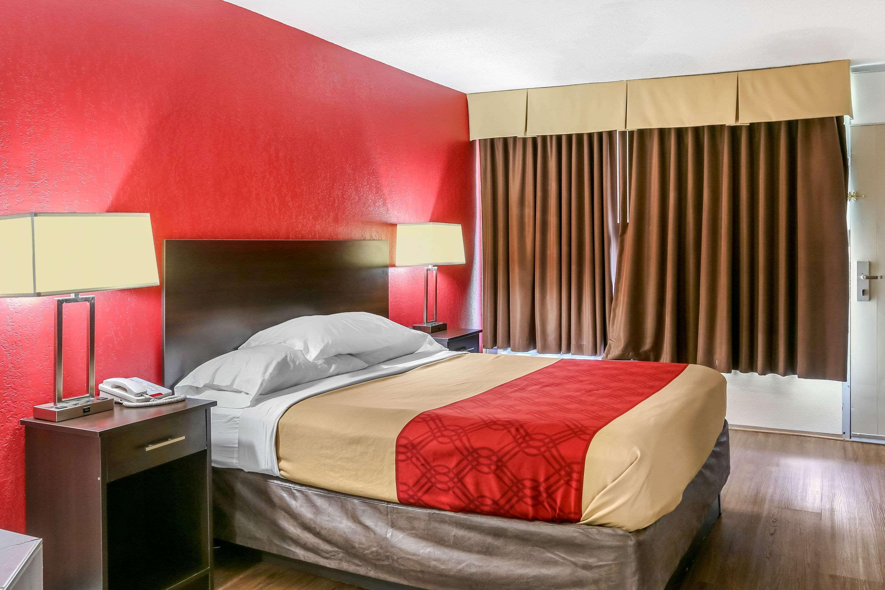 Econo Lodge Shorewood Zewnętrze zdjęcie