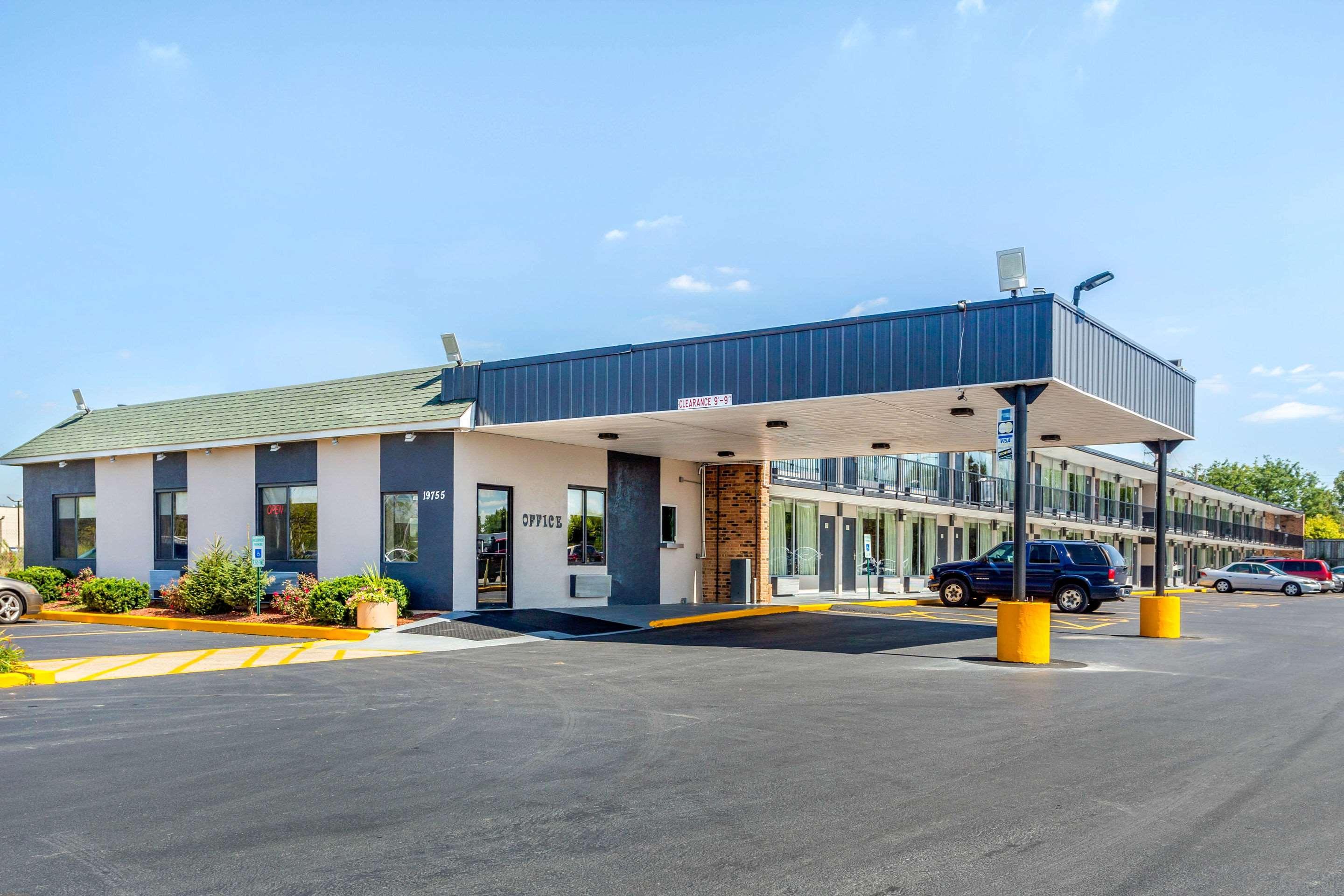 Econo Lodge Shorewood Zewnętrze zdjęcie