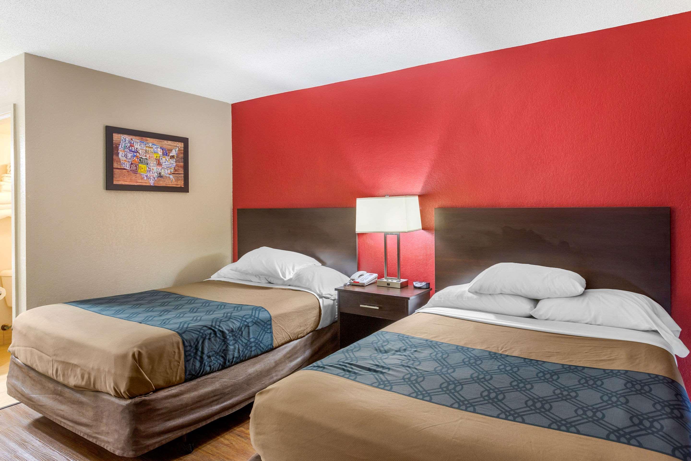 Econo Lodge Shorewood Zewnętrze zdjęcie